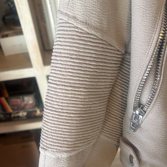 Blank NYC Medium Women's Beige Biker Jacket - Picture 3 of 4
